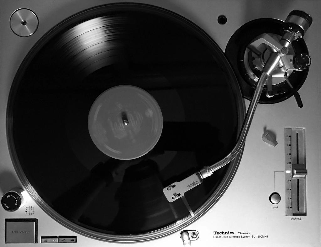 Kenapa Anak Sekarang Balik ke Vinyl? Bukan Gaya-Gayaan Doang